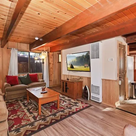 88 Acres Cottage In Big Bear W Hottub & Fireplace